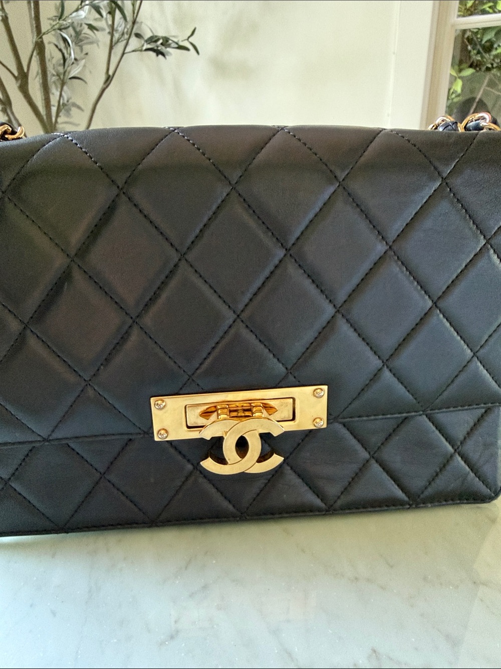 Chanel - Picture 2 of 4